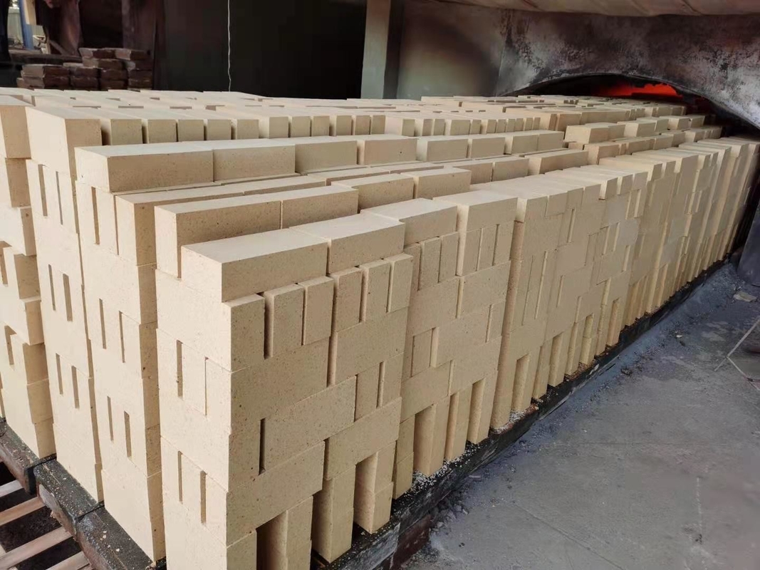 tijolo refratário de argila de alta resistência anti-descascamento de alta alumina tijolo de fogo para revestimento de forno