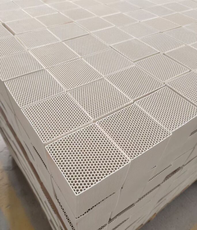 Densidade de buraco de honeycomb otimizada Honeycomb mullite Corundum tijolo para maximizar a eficiência de troca de calor Material refratário