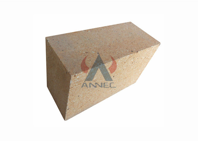 Tijolo de alumina Kg/m3 alto à prova de fogo refratário curvado da densidade de maioria 2300~2350 de Oven Sk 40
